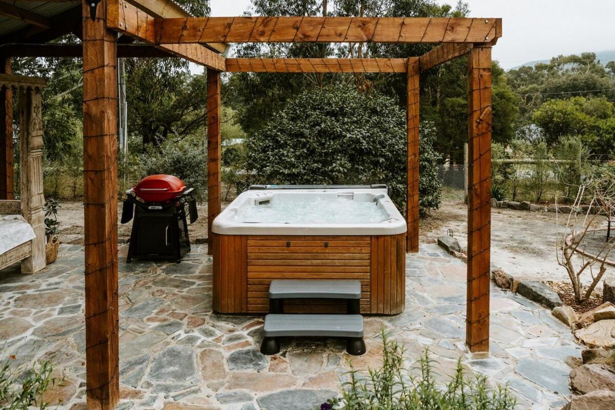 Villa The Temple - Country Farm Retreat Launching Place Exterior foto